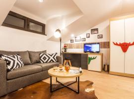 Complex Vazrozhdentsi, overnachting in Trjavna