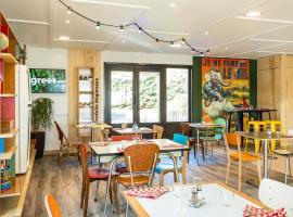 Viesnīca greet hôtel Angoulême pilsētā Saint-Yrieix-sur-Charente