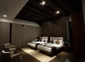 Cinnamon Sunset Villa