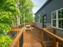 Greystone - Cozy 2-bedroom Tiny Home in soothing Anderson SC on Lake Hartwell