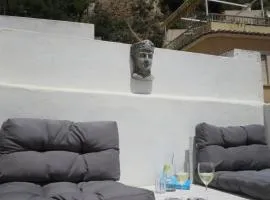 Casa al Castillo - charming & authentic townhouse - terrace with stunning castle views