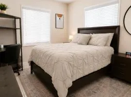Quiet Furnished Pasadena Retreat Near Freeways & Hospitals