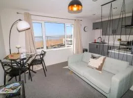 Apt 8 Hunter's Quay