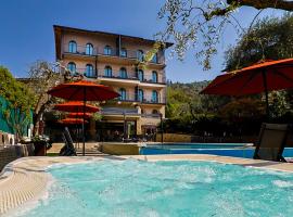 Hotel Ristorante Al Caminetto WorldHotels Crafted Adults Only, hotel a Torri del Benaco