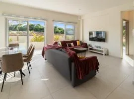 The Icon 001 - Superior 2BR Apartment with Pool & Gym, Mythical Seas - Protaras