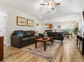 Lakeside Getaway - Next to Beaver Lake