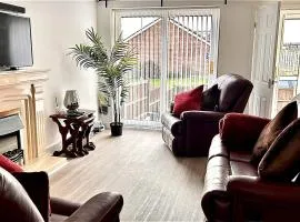 Peaceful 2-Bed Bungalow with Garden and Parking