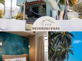 Oceanfront Rustic Family Home Fully Equipped for 8