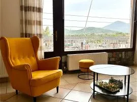 Lemon & Light Bright Apartment with View and Fireplace