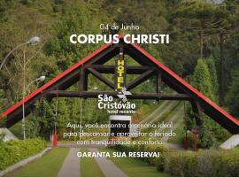 Hotel Recanto São Cristóvão - Próximo ao parque Tarundu, ξενοδοχείο σε Campos do Jordão