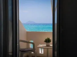 Hotel Nefeli with Sea View in Kalamaki