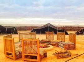 Campement wad erramal, hotel sa Douz