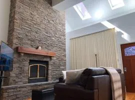 Full loft-style apartment near Omni