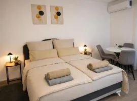 Moderan Apartman, balkon, klima, parking, WiFi, TOP lokacija