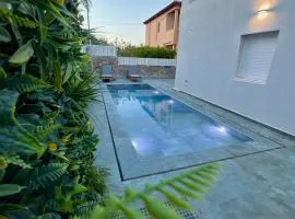 House with three bedrooms and a pool near the Knossos