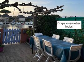 Maison 8 personnes au bord de l'étang, hotel a Le Barcarès