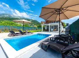 Villa Ksenija with Private Pool- Peace & Privacy
