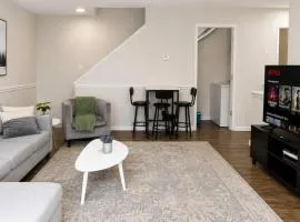 The Crestline Stay Hoover Townhome 2BR