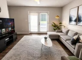 The Crestline Stay Hoover Townhome 2BR