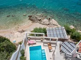 Duplex Laurentis - private pool - beachfront - newly built