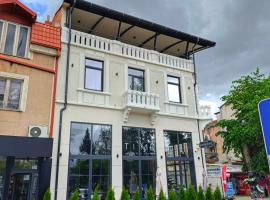 Golden Hotel, khách sạn ở Resen
