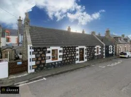 Cozy 1-Bedroom House Rental in Portknockie with WIFI