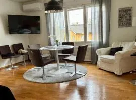 6 Real Beds, AC, Walk to Willa, Hyvinkää