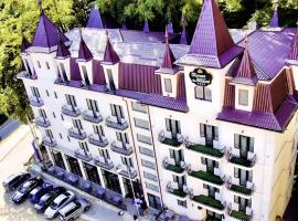 Hotel Coroana Moldovei, hótel í Slănic-Moldova