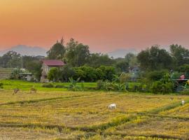 Serene Stay Balcony Ricefield, хотел 