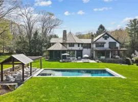 Upland Manor by Rove Travel - Luxe Estate with Pool