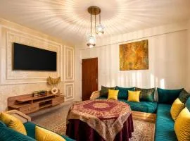 Calm Central Stay Near Beach - High-Speed WiFi, Free Parking