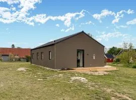 Cozy Home In Hovborg With Wifi