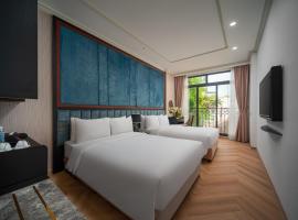 Calile Hotel - Hanoi Train Street, хотел в Ханой