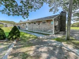 One Bedroom Condo in The Island Inn
