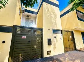 Sobrado 4 camas no centro | Ar, Wi-Fi e garagem