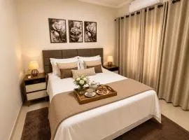 Flat 2 quartos em residencial | Ar e garagem