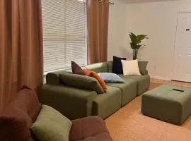 Luxe King 5BR Family Home with Game Room and Private Backyard