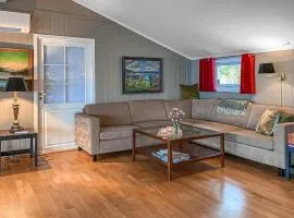 3 Bedroom Awesome Home In Korsvegen
