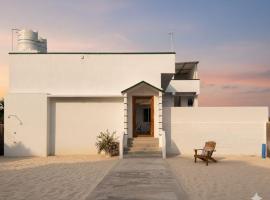 BAY 12, ECR Pondicherry - Beach House, Hotel in Kilpettai