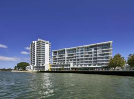 The Sebel Mandurah, hótel í Mandurah