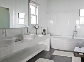 The Manoah Boutique Hotel, hotel Shoal Bay Village-ben