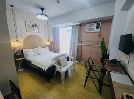 Fantastic Balcony View 300 mbps WiFi - Manhattan Heights TB30N