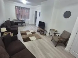 Wigan 3 bed close to amenities, M6, M58