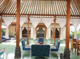 Villa Joglo Kawung - City Centre Paradise with Pool