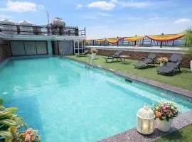 Palmdale Hotel & Resort
