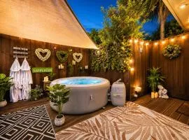 Secluded Garden Lodge with Private Hot Tub - WiFi - Close to Beach