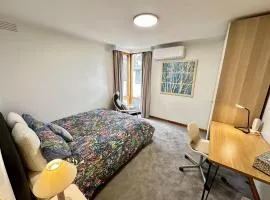 FreeBird Backpackers Private Studio Doncaster Westfield