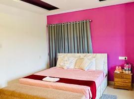 Palmyra Hotel and Suites, hotell i Kollam