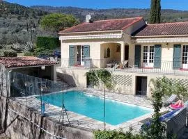 Villa with pool, Calm, close to provencal village