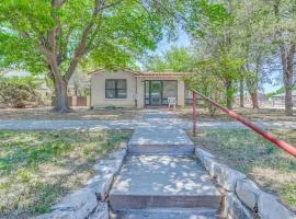Highly Walkable Area! Charming Roswell Bungalow